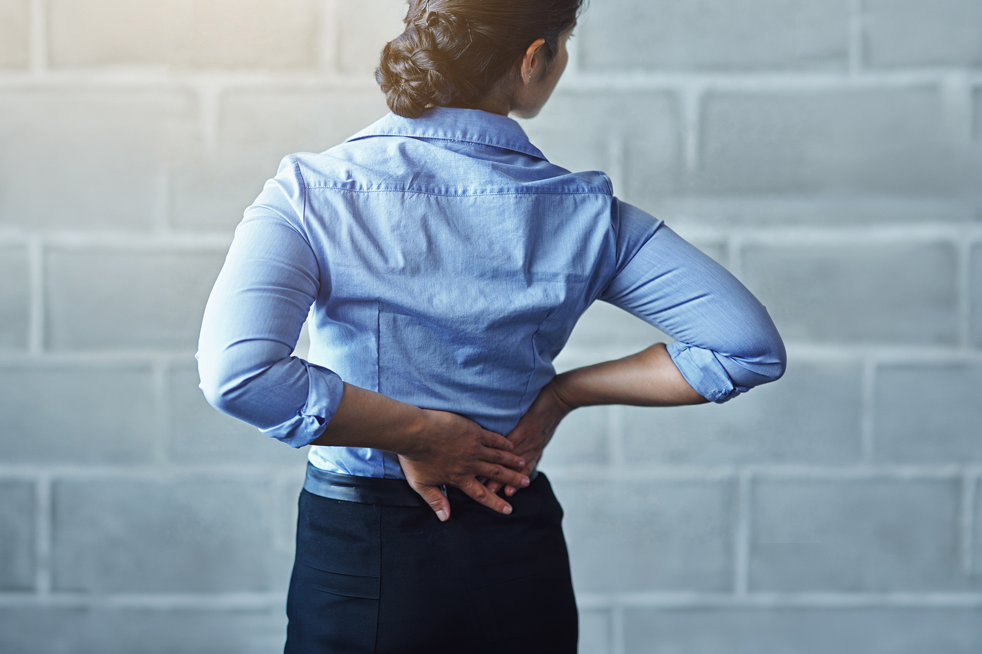 Pinggang Belakang Nyeri Tiba Tiba, Kenali Faktor Resikonya!